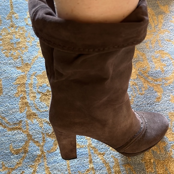 Prada suede 4 inch heel boot with piping - Picture 2 of 9